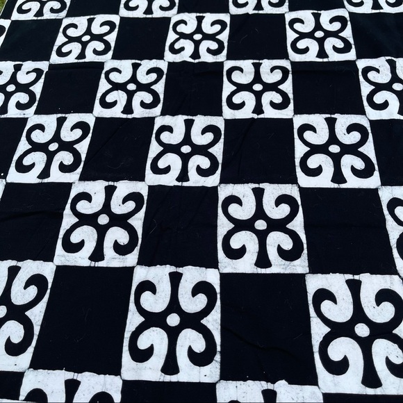 Malaysian Batik Tablecloth Tapestry Rectangle and Set Of 6 Cloth Napkins Set - Picture 8 of 16